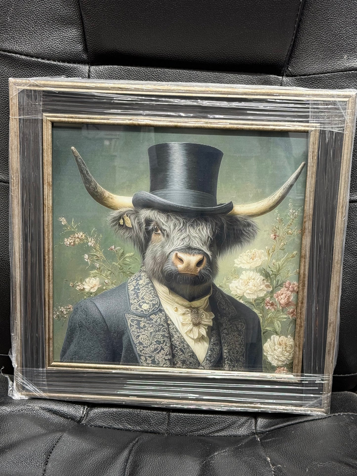 Glass Wall Art - Dressed up Highland Cow (2)